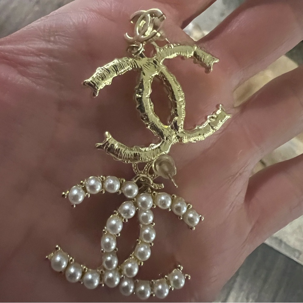 CC pearl earrings